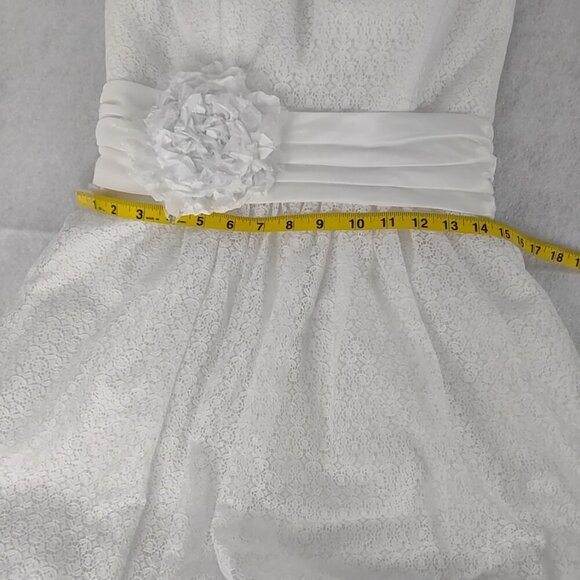David's Bridal Galina Short and Strapless Bubble Hem White Formal Dress Size 10 - Picture 10 of 11